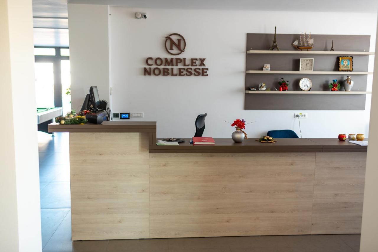 Hotel Complex Noblesse Vaslui Esterno foto